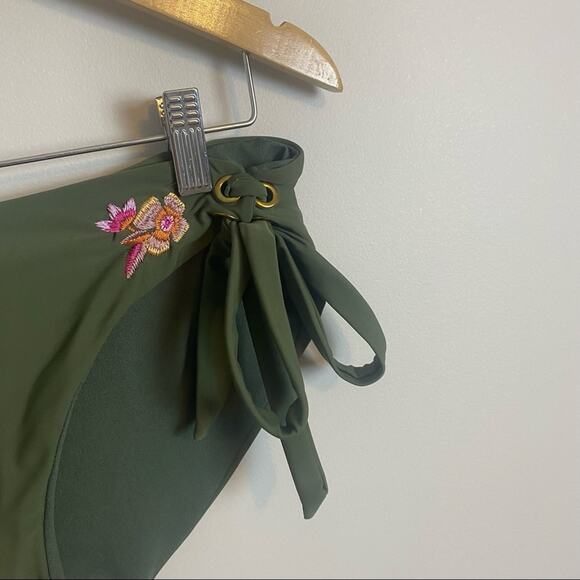 Bikini Bottom Womens L 12-14 Green Floral Embroidered Ruched Boho Side Ties - Picture 10 of 12